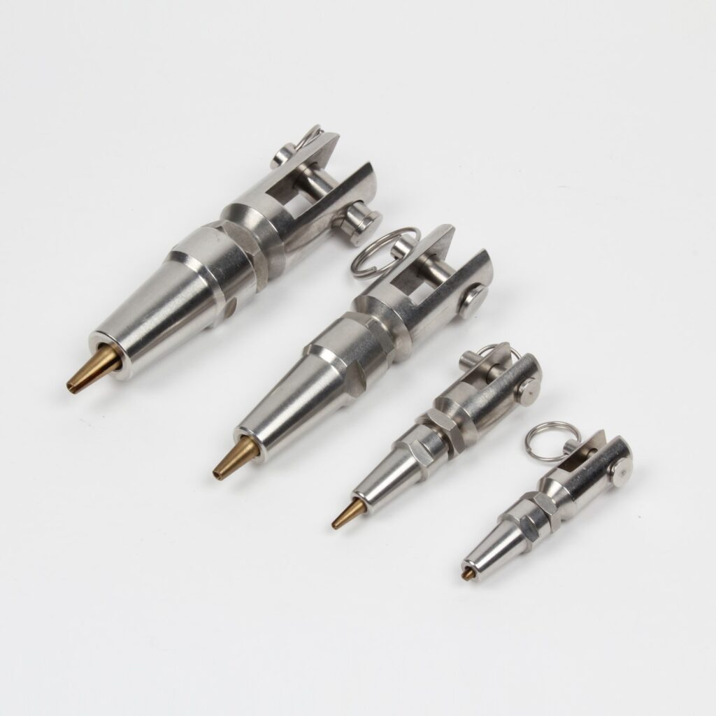 Art. 116.03 Swageless fork terminals