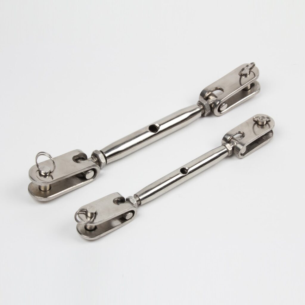 Art. 138.06 Rigging screws