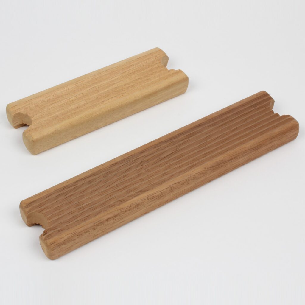 Art. X.073 Gradino in teak